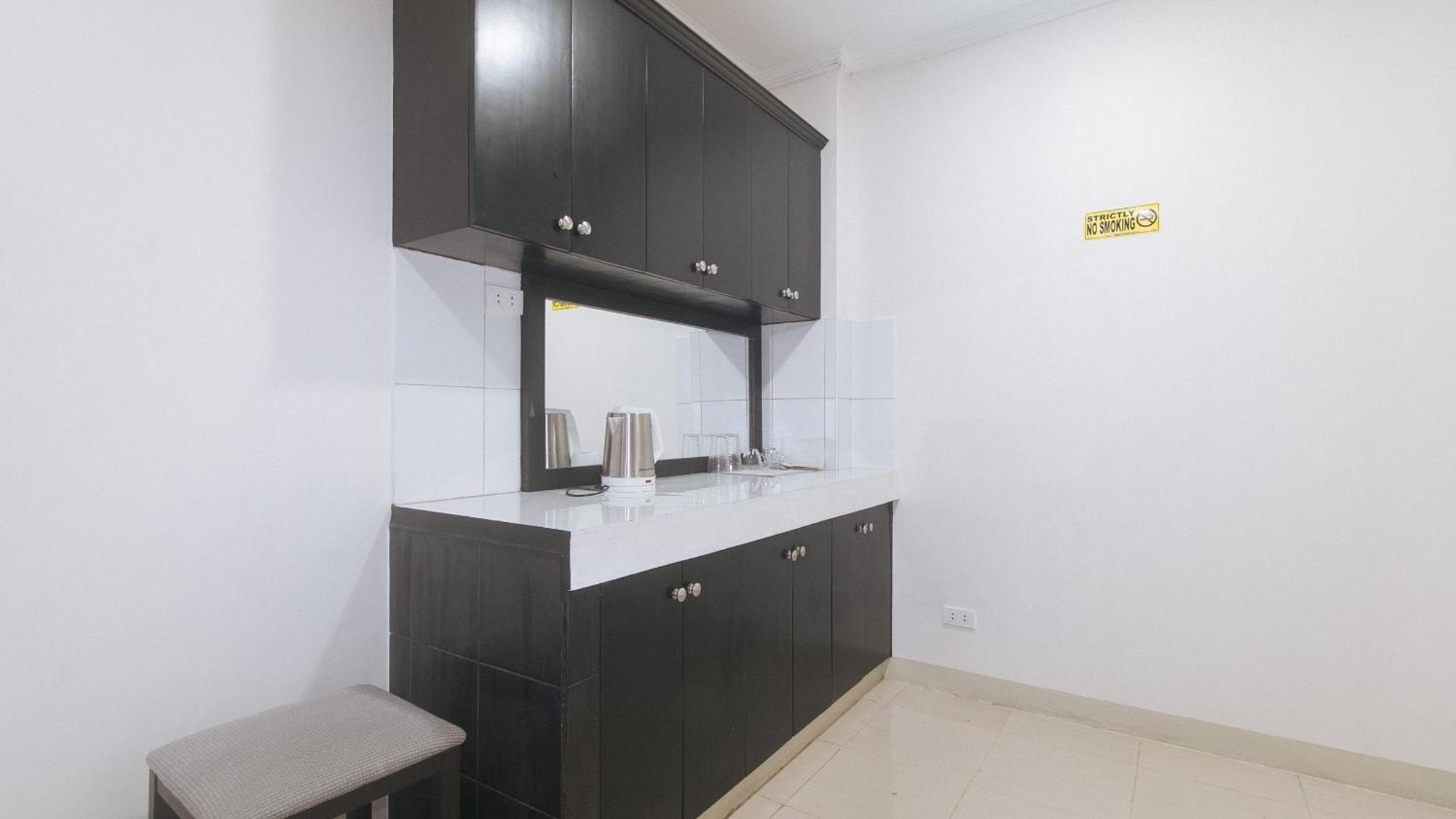 Urbanview At Evangelista Street Makati Μακάτι Εξωτερικό φωτογραφία